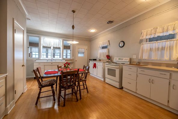 6 W Fulton St, Edgerton, WI 53534